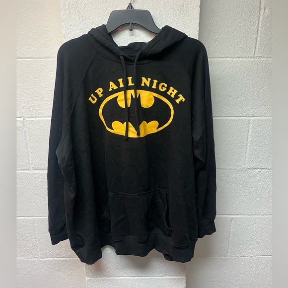 Batman Black Hoodie with Iconic Logo - Picture 1 of 4